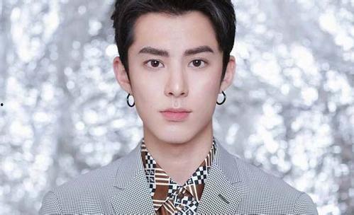 王鹤棣吃瓜发型,解锁时尚新潮流