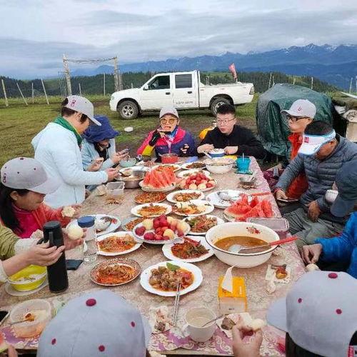 新疆婚礼吃瓜事件,一场婚礼背后的文化解读与反思