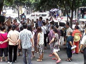 嗑瓜群众和吃瓜群众,揭秘网络围观背后的心理奥秘