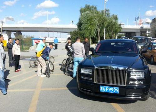 吃瓜剐蹭,一场网络舆论的智慧较量