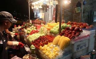 兰田夜市吃瓜,夏日消暑美食之旅