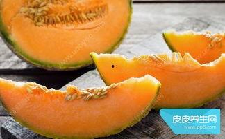 吃烂了哈密瓜,尽享甜蜜滋味，回味无穷