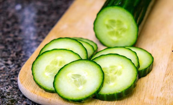 儿童吃瓜复古照片高清,复古高清照片中的儿童吃瓜瞬间