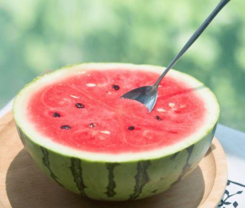 广东女骑吃瓜,揭秘网络热议背后的真相