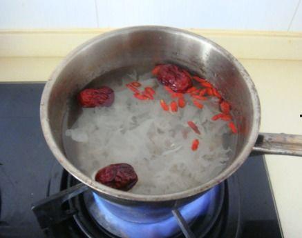 哈密瓜蒸着吃吗,蒸着吃，营养美味两不误