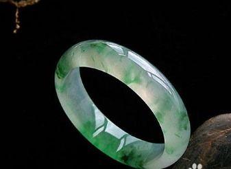 翡翠闲置手镯吃瓜