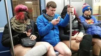 地铁打架吃瓜,围观群众“吃瓜”现场