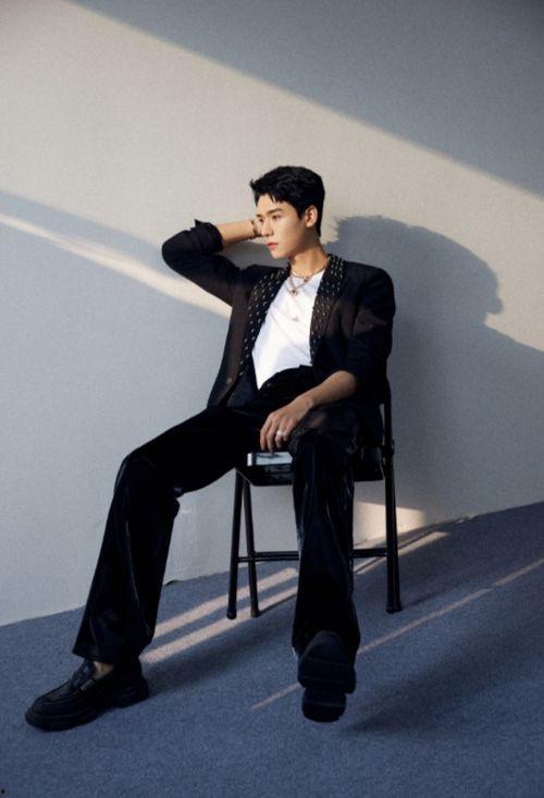 龚俊现场吃瓜,意外成为焦点人物！