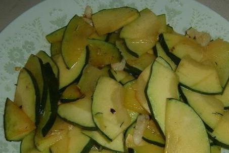 农村吃瓜尖,瓜尖飘香，共享丰收喜悦