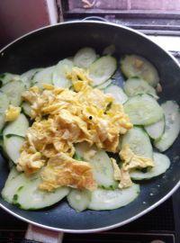 吃瓜江幼,揭秘“吃瓜江幼”背后的故事与影响