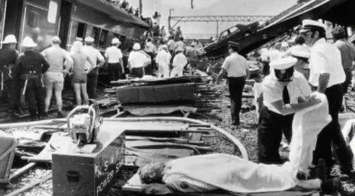 火车安检吃的瓜,火车上的温馨瞬间