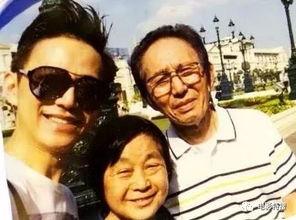 四人合照吃瓜,揭秘神秘人物关系