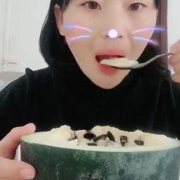 下雨吃瓜梳头视频,一场别开生面的趣味视频盛宴